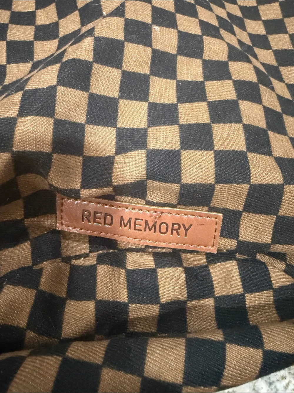 Red Memory men’s tote
